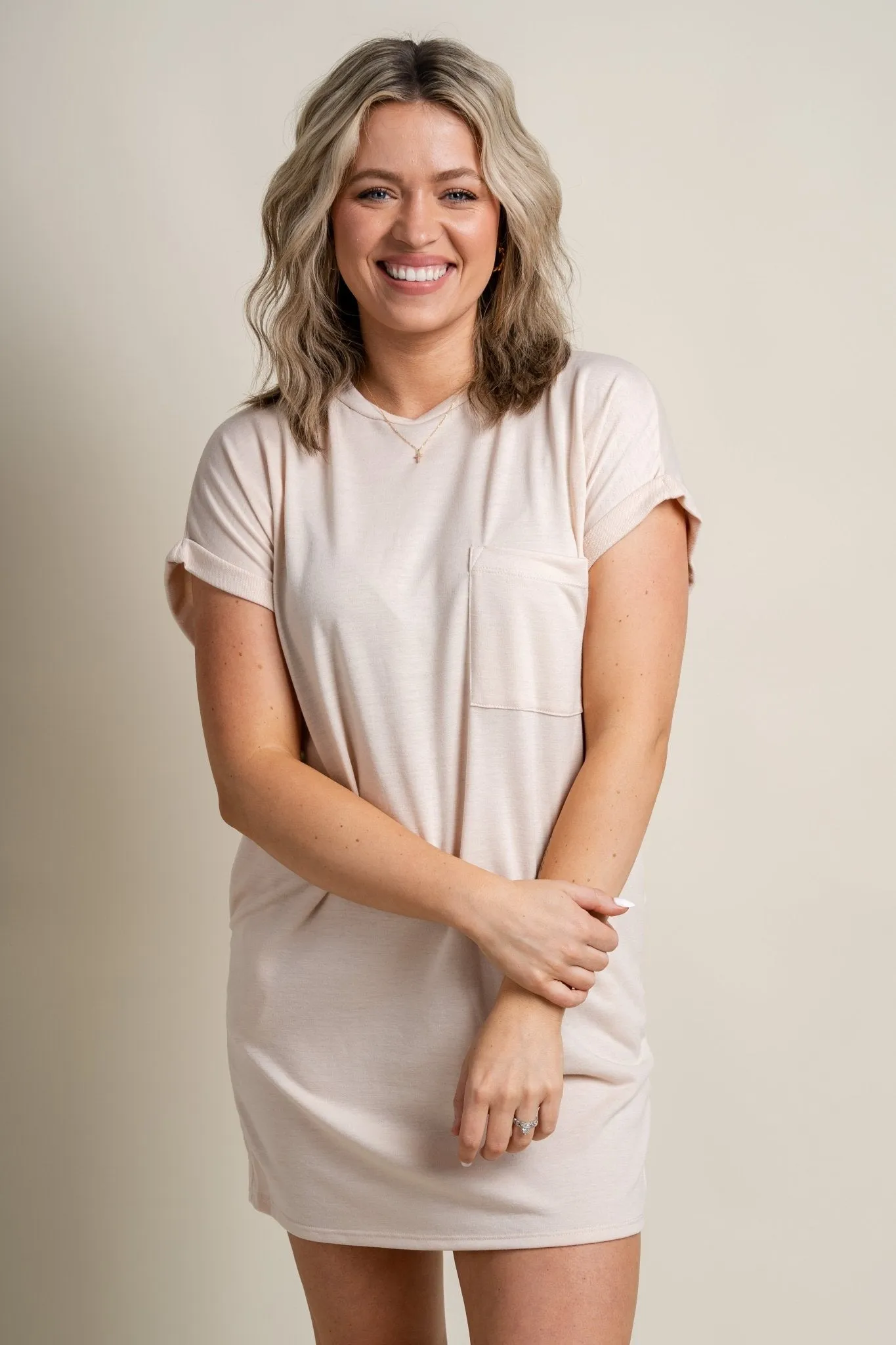 Short sleeve pocket dress natural